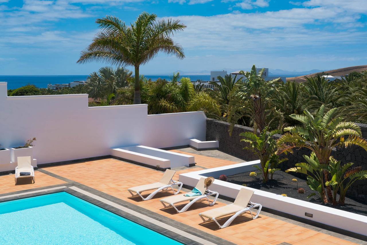 Villa Dedalos - A Luxury Large Villa With A Heated Pool In 卡列罗港 外观 照片
